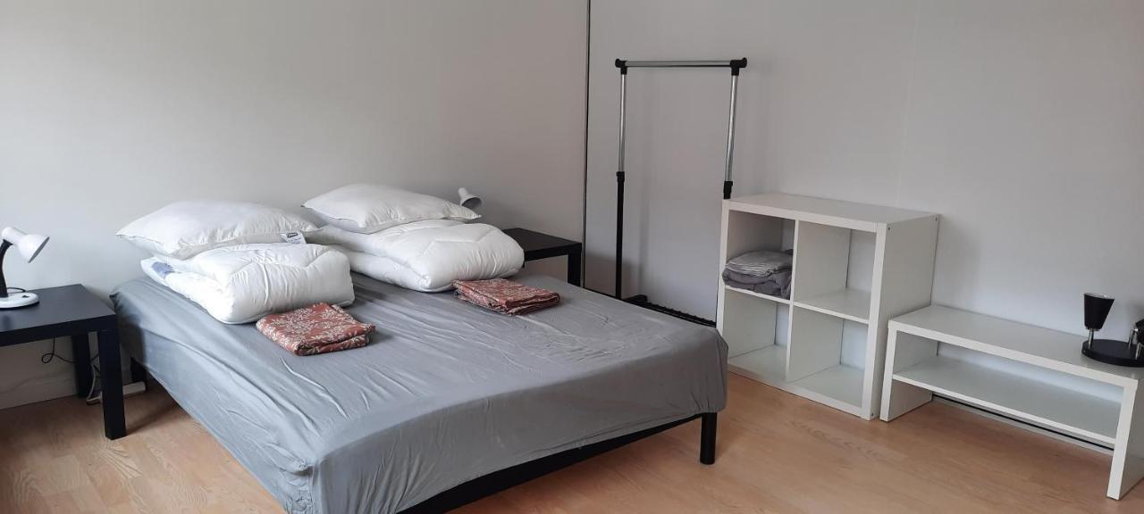 Private Room In A Shared Apartment Odense Exterior photo